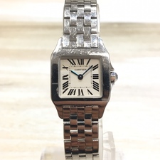 カルティエのサントスドゥモワゼルSM 2698 ホワイト ローマンダイヤルのクオーツ腕時計を銀座本店で買取いたしました。状態は綺麗な状態の中古美品です。