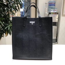 渋谷店で、ジバンシーのレザー2WAYバッグを買取ました。状態は若干の使用感がある中古品です。