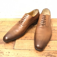 銀座本店で、サントーニのお色がブラウンの7413 内羽根式でプレーントゥの革靴を買取しました。状態は通常使用感あるお品物です。