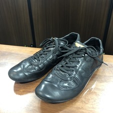 大阪心斎橋店にて、2008年に生産されたルイヴィトンのモノグラム、ローカット、レザーシューズ/革靴を高価買取いたしました。状態は目立つ傷や汚れがあるお品物です。