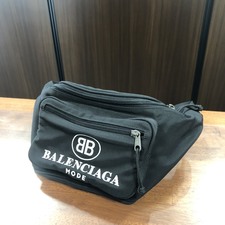 大阪心斎橋店にて、バレンシアガのエクスプローラー BB Mode(482389)、ボディバッグ/ベルトバッグを高価買取いたしました。状態は通常使用感のお品物です。