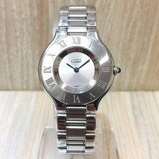 銀座本店で、カルティエのW10110T2 ボーイズサイズのマスト21 ヴァンティアン ステンレス素材のクォーツ腕時計を買取いたしました。状態は破損しているお品物です。（電池切れの不動品）