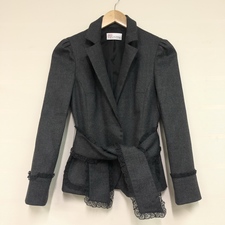 銀座本店で、レッドヴァレンティノの正規のグレーのP39200478BR0233B0のデザインジャケットを買取ました。状態は数回使用程度の新品同様品です。