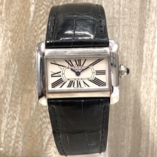 銀座本店で、カルティエの2599のタンクミニディヴァンのクロコベルトの腕時計を買取ました。状態は若干の使用感がある中古品です。