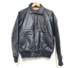 銀座本店で、ヴァンヂャケットのJK-19901の黒のホースハイドのジャケットを買取ました。状態は若干の使用感がある中古品です。