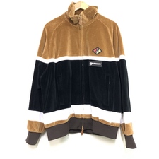銀座本店で、バーバリーの4558936の19年秋冬のラバーロゴのベロア素材のトラックジャケットを買取ました。状態は綺麗な状態の中古美品です。