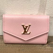 銀座本店で、ルイヴィトンの20年製のM80088のピンクのポルトフォイユロックミニの3つ折り財布を買取ました。状態は数回使用程度の新品同様品です。