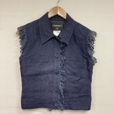 銀座本店で、シャネルの国内正規品の01Pコレクションのリネン素材を使ったフリルデザインのシャツブラウスを買取いたしました。状態は通常使用感がある中古のお品物です。