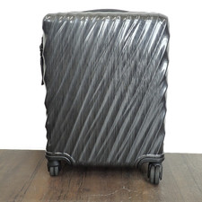 トゥミの228661D 19ディグリー ポリカーボネイト キャリーオン 35L 4輪 スーツケースを買取させていただきました。宅配買取センター状態は通常使用感のある中古品