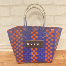 銀座本店で、マルニの編み込みデザインのフラワーカフェ ピクニック ハンドバッグを買取いたしました。状態は未使用品です。