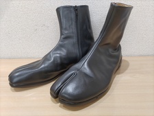 エコススタイル新宿店で、メゾンマルジェラのサイドジップ フラット 足袋ブーツを買取しました。状態は若干の使用感がある中古品です。