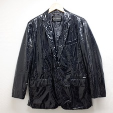 ヴェルサーチのブラック ビニール 2Bテーラードジャケットを買取させていただきました。広尾店状態は中古美品