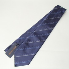 宅配買取センターで、ルイヴィトンの20年製のM76268のクラヴァット・ストライプのネクタイを買取しました。状態は未使用品です。