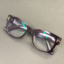 銀座本店で、トムフォードのTF5040-F アジアンフィット ウェリントンフレーム 眼鏡を買取いたしました。状態は傷などなく非常に良い状態のお品物です。