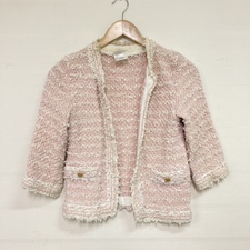 銀座本店で、シャネルの07PのP30400のライトピンクのツイード×スパコールデザインのジャケットを買取ました。状態は若干の使用感がある中古品です。