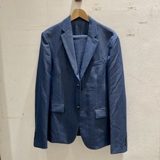 渋谷店で、2019年春夏物のプラダのトラベルエディションスーツを買取りました。状態は若干の使用感がある中古品です。