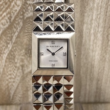 銀座本店で、バーバリーのBU5350 スタッズチェーンベルトのクォーツ腕時計を買取いたしました。状態は破損しているお品物です。※電池切れです。