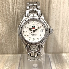 銀座本店で、タグホイヤーの99.013M/Eのセルのデイトの不動のクォーツ時計を買取ました。状態は目立つ傷、汚れ、使用感のある中古品です。