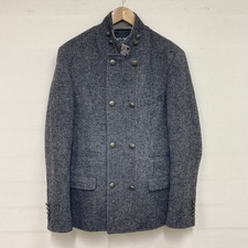 銀座本店で、ドルチェ&ガッバーナのG2299Tのグレーのスタンドカラーのダブルボタンのウール素材のジャケットを買取ました。状態は若干の使用感がある中古品です。