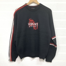 銀座本店で、ヴェルサーチェのスポーツのロゴ刺繍のサイドジップデザインのニットセーターを買取ました。状態は若干の使用感がある中古品です。