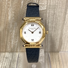 銀座本店で、クリスチャンディオールの64151のゴールドのカットガラスのクォーツ時計を買取ました。状態は若干の使用感がある中古品です。