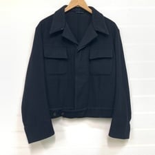 銀座本店で、グッチのトムフォード期のブラックのウールのジャケットを買取ました。状態は若干の使用感がある中古品です。