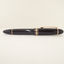 宅配買取センターで、モンブランの149のMEISTERSTUCK ブラック×ゴールド ペン先18Kの万年筆を買取りました。状態は通常使用感があるお品物です。