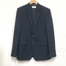 銀座本店で、サンローランパリの19年製の品番が509538のブラックの2Bのシングルジャケットを買取ました。状態は若干の使用感がある中古品です。