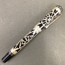 銀座本店で、モンブランの28604のパトロンシリーズのOCTAVIANの万年筆を買取ました。状態は綺麗な状態の中古美品です。