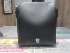 新宿店で、ジバンシィの品番BK5099K154-001・アンティゴナ グレインレザー メッセンジャーバッグを買取しました。状態は数回使用程度の新品同様品です。