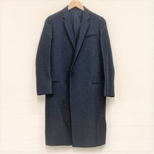 銀座本店で、セリーヌの品番が2 8H28/7107のウールとナイロン素材を使ったクロンビーコートを買取いたしました。状態は未使用品です。