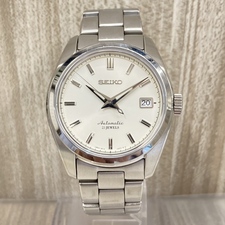 銀座本店で、セイコーのモデル番号がSARB035でCal.6R15メカニカルのホワイト文字盤シースルーバック自動巻き腕時計を買取いたしました。状態は通常使用感があるお品物です。