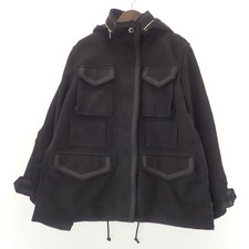 浜松入野店で、サカイの品番が17-03274のブラックの異素材のフィールドジャケットを買取しました。状態は通常使用感があるお品物です。