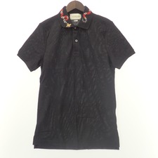 大阪心斎橋店の出張買取にて、グッチの2020年SSモデルである、スネーク×BEE刺繍入り、半袖ポロシャツ(408323、ブラック)を高価買取いたしました。状態は新品未使用品です。