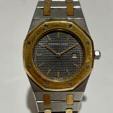 渋谷店で、オーデマピゲの腕時計(ロイヤルオーク K18YG/SS カレンダー クオーツ 33mm)を買取ました。状態は若干の使用感がある中古品です。