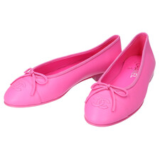 渋谷店で、シャネルの靴(ピンク G02819 CCココマーク バレリーナ)を買取しました。状態は未使用品です。