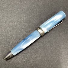 銀座本店で、モンテグラッパの925素材のミクラというモデルのツイスト式ボールペンを買取ました。状態は若干の使用感がある中古品です。