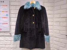 新宿店で、ミュウミュウの品番MPS588 1H4N・金釦シープスキンムートンコートを買取しました。状態は綺麗な状態の中古美品です。