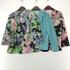 大阪心斎橋店にて、レオナールのテーラードジャケット計3点セット(フラワー柄×2、総柄×1)を高価買取いたしました。状態は通常使用感のお品物です。