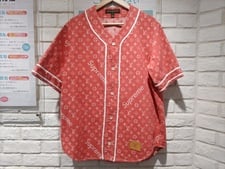 新宿店で、ルイヴィトン×シュプリームのジャカードデニムベースボールジャージーシャツを買取しました。状態は綺麗な状態の中古美品です。