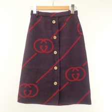大阪心斎橋店の出張買取にて、グッチのGG×ストライプデザインのシルク混ウールフロントボタンスカート・577752を高価買取いたしました。状態は綺麗な状態のお品物です。