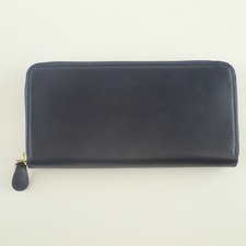 新宿店にてガンゾの57239、シンブライドルラウンドファスナー長財布を買取いたしました。状態は若干の使用感がある中古品です。