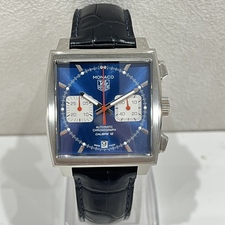 浜松入野店で、タグホイヤーのキャリバー12を搭載したモナコの自動巻き時計、CAW2111を買取ました。状態は若干の使用感がある中古品です。