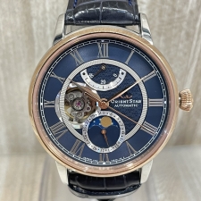 銀座本店で、オリエントスターのクラシックコレクションのメカニカルムーンフェイズ自動巻き時計/RK-AM0009Lを買取ました。状態は綺麗な状態の中古美品です。