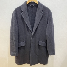 浜松入野店で、コモリのブラックのカシミヤ100％のチェスターコートを買取ました。状態は若干の使用感がある中古品です。