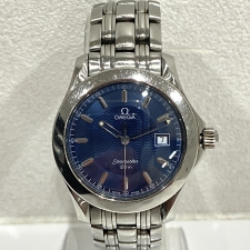 浜松入野店で、オメガのシーマスターのクォーツ時計の2511.81.00を買取ました。状態は若干の使用感がある中古品です。