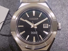 新宿店で、シチズンのシリーズ8の870メカニカル自動巻き腕時計、NA1004-87Eを買取しました。状態は未使用品です。