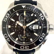 浜松入野店で、タグホイヤーのアクアレーサーの自動巻き時計、CAY211A.FC6361を買取ました。状態は若干の使用感がある中古品です。