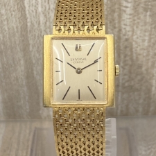 銀座本店で、ユニバーサルジュネーブの14KARATGOLDのCal.42を搭載しているスクエア型の金無垢手巻き腕時計を買取いたしました。状態は若干の使用感がある中古品です。
