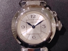 新宿店で、カルティエの人気時計のミスパシャ、W3140007を買取しました。状態は若干の使用感がある中古品です。